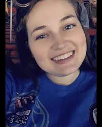 🌸 Hi, I'm Tay! 🌸 I'm a licensed cosmetologist here to keep your hair  healthy, stylish & glowing. From braids to color to natural hair care — I  love bringing confidence out