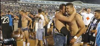 Maybe you would like to learn more about one of these? Fk Partizan Vs Roter Stern Belgrad Freudentranen Und Brandherde Nach Dem 1 0 Turus Net Magazin