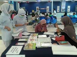 Klinik merupakan salah satu tempat yang ramai di kunjungi oleh orang untuk berobat juga mengecek kesehatan. Kaunter Perkhidmatan Di Klinik Kesihatan Petra Jaya Kuching Tabung Baitulmal Sarawak