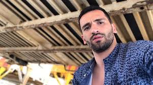 Oska melina borcherding polizeipräsidentin alexandra falkenbach: 4 Blocks Star Hassan Akkouch Wurde Mit 15 Abgeschoben Promiflash De