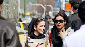 Das letzte soziale netzwerk | arte reportage. Die Iranische Gesellschaft Auf Der Suche Nach Dem Wahren Leben Archiv