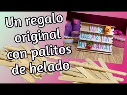 Manualidades originales, regalos personalizados, tarjetas de felicitación caseras, experiencias inolvidables, regalos comestibles, ideas diy. Manualidades Con Palitos De Helado Regalos Del Dia Del Amigo Cumpleanos Faciles Con Paletas Madera Manualidades En Casa