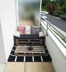 Deite Ekplhktikes Idees Gia Na Kanete To Mikro Sas Mpalkoni Soyper Stilato Home Deco Ev Duzenleme Pallet Sofa