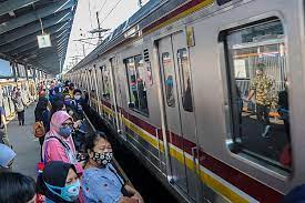 Gambar bendera merah putih animasi paling keren. New Normal Saat Naik Krl Penumpang Tak Boleh Berbicara Dan Balita Dilarang Naik Kereta Halaman All Kompas Com