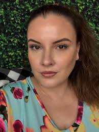 Overwhelmed by makeup? Discover a simplified routine