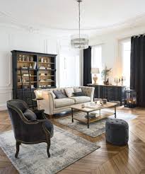 Der vorläufer der heutigen kommode ist der sogenannte kabinettschrank, der bereits über schubladen verfügte. Kommode Mit 6 Schubladen Aus Akazie Und Mangoholz Schwarz Versailles Maisons Du Monde