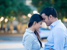 Se lanza su álbum debut, esta es mi vida, en agosto de 2006, manteniéndose en el top ten durante 5 semanas consecutivas en la lista de mix up. Las Mejores Canciones De Amor Mexicanas Para Celebrar El Romance