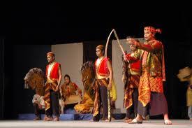 Dokumentari tiga siri mengenai tarian kuda kepang yang diamalkan oleh kumpulan warisan seni sri johor. Kuda Kepang Malaysia