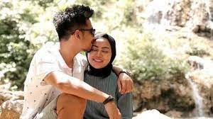 Rachel dan okin sempat putus hubungan ketika sang kekasih ketahuan main belakang dengan perempuan lain. Akhirnya Rachel Vennya Ungkap Penyebab Cerai Dari Niko Al Hakim Ada Kejadian Selalu Terulang Tribunnews Com Mobile