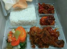 Yang nilainya tidak lebih mahal daripada menu utama. Nasi Box Semarang Nasi Kotak Dengan Menu Ayam Goreng Lengkuas Balado Telur Cap Cay Kering Tempe Kerupuk Dan Sambel Monggo Di Order Ke 0821 388 688 66 Atau 081 66 50 500 Matur Nuwun Nasikotak Nasikotakan Nasibox