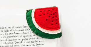 {found on projektila } 11. Designer Creates Tiny Bookmarks That Look Like Your Favorite Foods Bored Panda