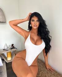 Taylor Nicole Chambers - Free pics, galleries & more at Babepedia