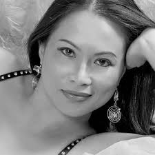 Angel Luo (@ChineseRedRose)