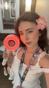 Jacklyn Wade's Instagram, Twitter & Facebook