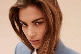 Clara berry is a model signed to international agencies who has worked for the likes of bimba y according to vogue, berry signed to modelling agency present model management in 2016, and has. Clara Berry Is The French Cool Girl Mastering Both Fashion And Followers Newfaces