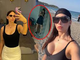 Diario - Giro inesperado con la mujer asesinada junto a Mario Pineida:  Revelan su identidad y aparece esposa del futbolista con una denuncia 👉  https://www.laprensa.hn/fotogalerias/deportes/mario-pineida-quien-era-mujer-asesinada-guisella-fernandez  ...