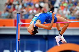 The high jump is a track and field event in which competitors must jump unaided over a horizontal bar placed at measured heights without dislodging it. La Maledizione Di Icaro Sul Primato Mondiale Del Salto In Alto Dopo Tamberi Anche Barshim Si Infortuna Runner S World Italia