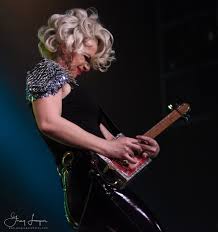 There are some carnivorous (meat eating) fish, some herbivorous (plant eating), and many omnivorous (both meat and plant eating fish diets vary by species. Samantha Fish International Cigar Box Guitar Festival Live Music News Review