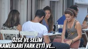 Dünyadan en güncel haberler, türkiye'den sondakika haberleri, ekonomi dünyasından en flaş gelişmeler için hürriyet'in uygulamalarını kullanabilirsiniz. Ozge Ozpirincci Ve Selin Sekerci Objektifleri Fark Edince Kacti Son Tv