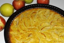 Cette compote de pommes, que j'ai personnellement aromarisée avec de la vanille en fond de tarte est une. Tarte Aux Pommes Et Aux Amandes Sans Pate Ca Ne Sent Pas Un Peu Le Brule La