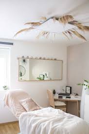 Pin By Malia Corona On Spa Room In 2020 Esthetician Room Decor Esthetics Room Home Spa Room