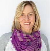 Doing It All as a Solo Parent (HBR Working Parents Series) a book by  Harvard Business Review and Daisy Dowling