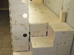 Hierfür eignen sich dekorative holzgeländer, lattenkonstruktionen, netze und gitter, aber auch weitere luftdurchlässige, feste stoffe. Toom Kreativwerkstatt Hochbett In Dachschrage