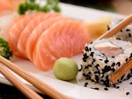 Langostino,baby shrimp, and avocado deep fried, served with spicy tuna and planet sauce. Planet Sushi Madeleine Paris Cityseeker