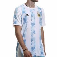 Según la afa y adidas, la inspiración de la equipación proviene de los glaciares de la patagonia argentina. Seleccion Argentina