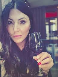 Natasha Wratten's Instagram, Twitter & Facebook