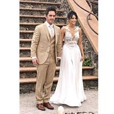 También es cantante, conductora de televisión y es la nueva novia del actor mauricio ochmann, el ex de aislinn derbez. Asi Fue La Boda De Aislinn Derbez Y Mauricio Ochmann Revista Caras