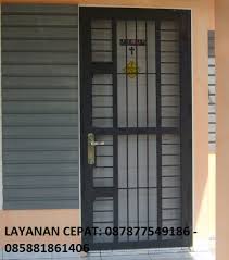 Harga teralis pintu rumah terbaru | setiap orang tentunya menginginkan rumah yang lebih nyaman dan aman dari apapun itu. Teralis Pintu Double Trend Inspirasi
