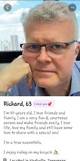 Anyone know this man. On Facebook he was under the name Howard Shannon and  Hubbard Howard Shannon. He was texting me 2022 and were asked for a gift  Apple cards and cash.