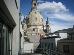 Provisionsfrei oder vom makler dabei variiert der wohnungsmarkt je nach kaltmiete, größe & ausstattung! 5 Zimmer Wohnungen Mieten In Dresden