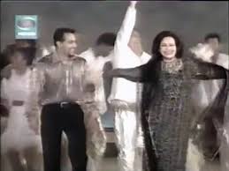 Salman Khan Salutes And Dances With His Mom Helen Khan In Golden Girl Concert 2001 Youtube But fate had some other plans for this couple.