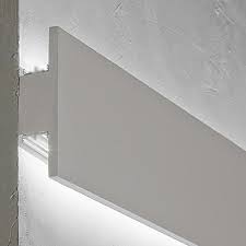 Non importa se si tratta di una cornice in legno, in allumino o in plastica, di una cornice classica o di stile barocco, abbiamo il prodotto adatto per ogni gusto e per ogni occasione. 3 Metri Cornice Per Led In Gesso Illuminazione Indiretta Da Parete Effetto Bi Emissione Art77 Luceled