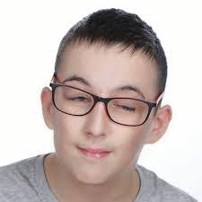 Robert Kontra's Instagram, Twitter & Facebook