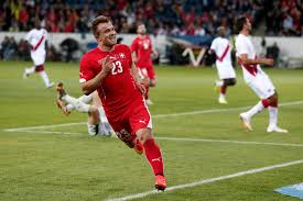 Welcome to my official facebook page! Vorne Hilft Der Liebe Gott Oder Xherdan Shaqiri Tageswoche