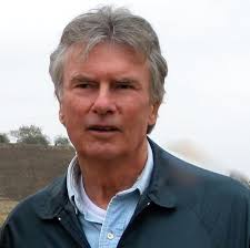 Amazon.com: The Paris Herald: A Novel: 9781935212324: Goldsborough, James  Oliver: Books