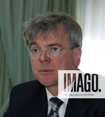 Dr. Michael Auge (GER Pressesprecher Sparkassen- und Giroverband  Hessen-Thüringen) spricht