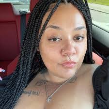 Amie Spence's Instagram, Twitter & Facebook