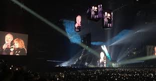 Myl�ne farmer ajoute un neuvi�me concert � paris la d�fense arena dans le cadre de sa r� jusqu'ici, la chanteuse avait ouvert la billetterie de huit dates dans la plus grande salle de concerts d'europe : Sting Invite Surprise Au Concert De Mylene Farmer On Y Etait Report Virginradio Fr