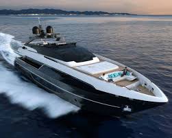 Zlatan Ibrahimovic S Riva Corsaro Superyacht Im Wert Von 8 Millionen En 2020
