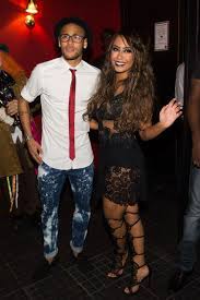 Neymar is able to help barcelona to return to the top of european football. Fanzentrale Neymar 09 03 2015 Neymar S Schwester Rafaella Santos Schwester Neymar Santos