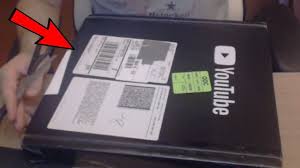 Jay Sea 100k Unboxing My Silver Play Plaque Button Mia Unboxing My 100k Subscriber Silver Plaque Or Play Button Support If You Plaque Unboxing Play Button