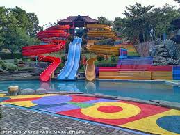 Waterboom mulia wisata kudus adalah salah satu dari beberapa obyek wisata di kabupaten kudus yang selalu ramai di padati oleh para pengunjung waterboom mulia wisata kudus memiliki lokasi yang sangat strategis dan mudah di jangkau baik dengan kendaraan pribadi maupun kendaraan umum. Lokasi Harga Tiket Masuk Jembar Waterpark Majalengka Jawa Barat Kuningandistrict
