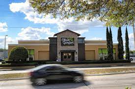 Average olive garden restaurant staff hourly pay in the united states is approximately $12.27, which is 9% above the national average. Olive Garden Owner Reopens Nearly Half Its Restaurants Orlando Sentinel