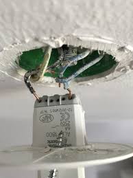 Branchement Luminaire Classe Ii Sur Un Plafond A 3 Fils Forum Electricite Linternaute Com