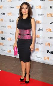 She began her career in mexico starring in the telenovela teresa and starred in the film el callejón de los milagros (miracle alley) for which she was nominated for an ariel award.in 1991, hayek moved to hollywood and. Salma Hayek Husband Daughter Net Worth Feet And Body Measurements Wikiace