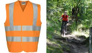 Résultat de recherche d'images pour "chasseur et promeneur"